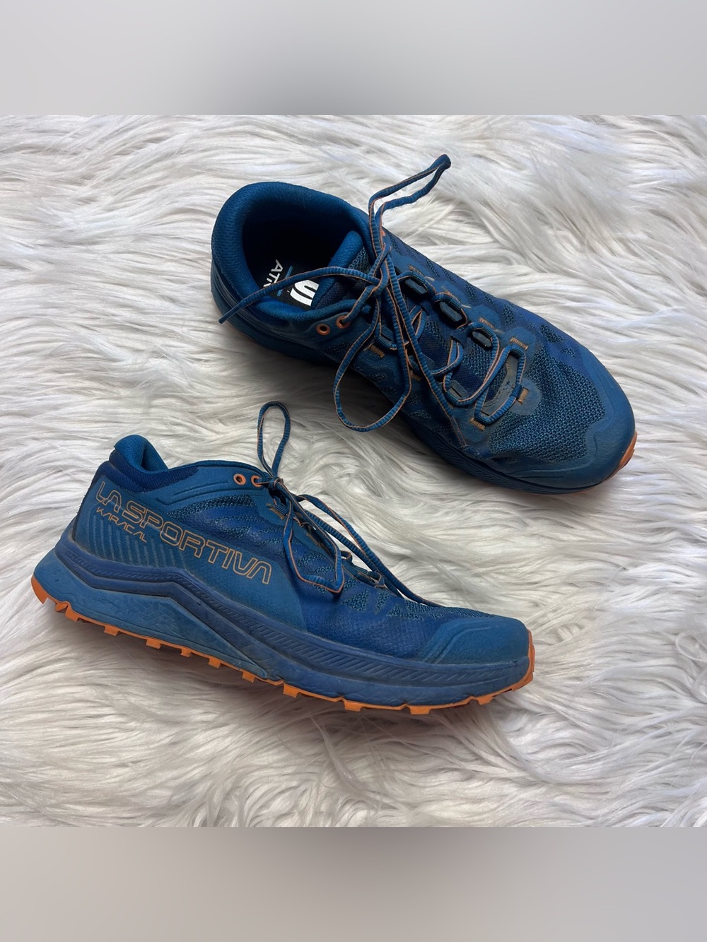 La Sportiva karakal Men's Blue Trail Shoes with Orange Outsole